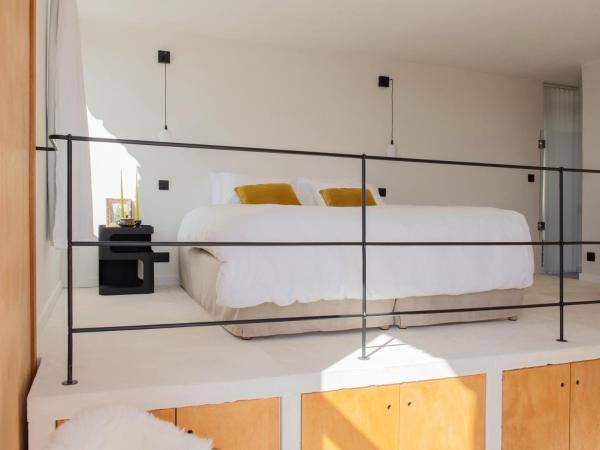Les Milles Roches : photo 6 de la chambre chambre double ou lits jumeaux avec terrasse