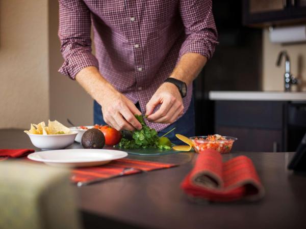 Sonesta Simply Suites Phoenix Glendale : photo 4 de la chambre suite studio lit queen-size