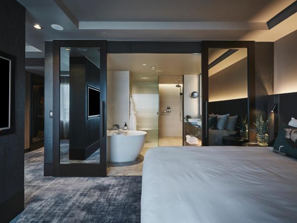 Pullman Melbourne On the Park : photo 10 de la chambre suite lit king-size supérieure - vue sur ville et sur jardin