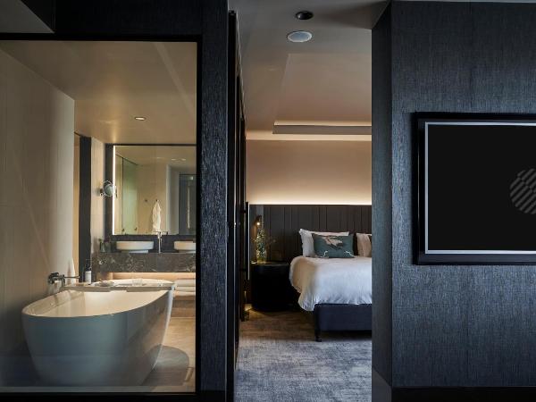 Pullman Melbourne On the Park : photo 7 de la chambre suite lit king-size supérieure - vue sur ville et sur jardin