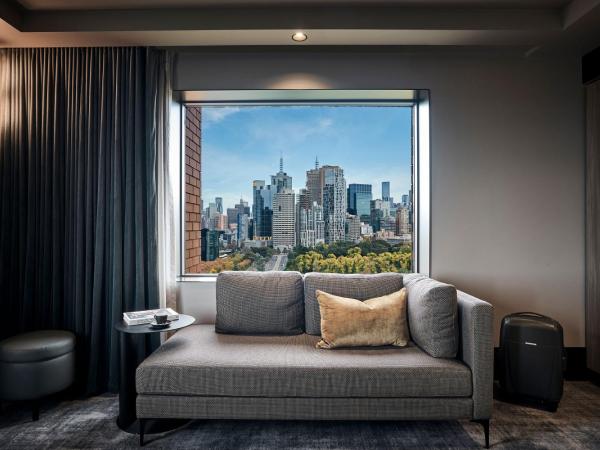 Pullman Melbourne On the Park : photo 7 de la chambre suite exécutive deluxe avec 1 lit king-size et vue - accès au salon - Étage supérieur