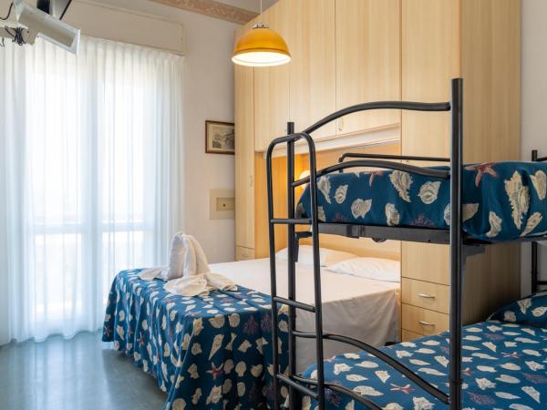 Hotel Milanese : photo 6 de la chambre chambre quadruple - vue sur mer