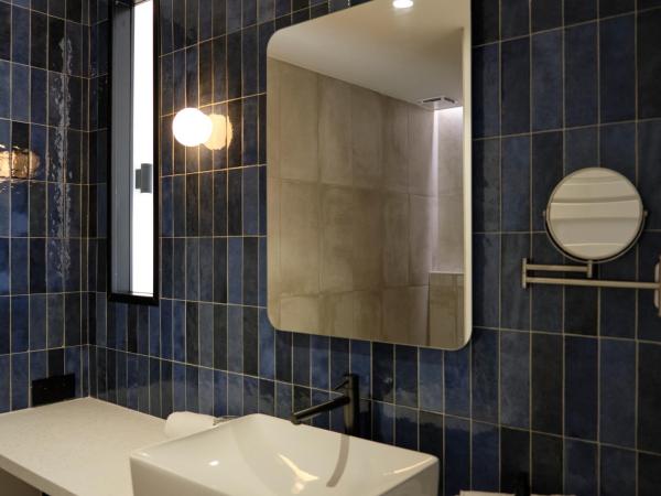 Maison Juste : photo 5 de la chambre chambre lit king-size - vue sur jardin