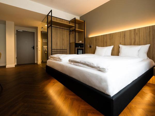 GINN City & Lounge Yorck Berlin : photo 1 de la chambre chambre double - vue sur jardin