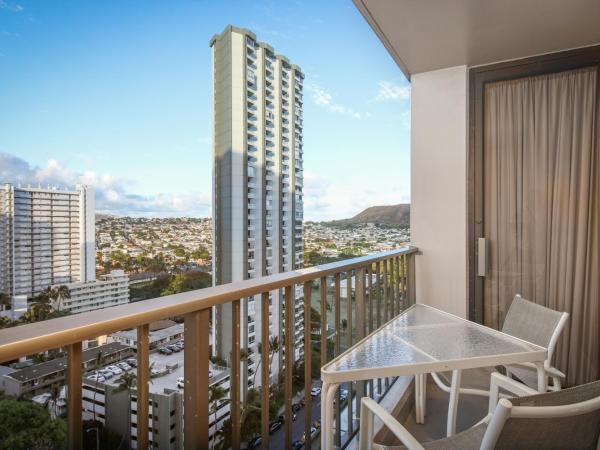 Aston Waikiki Sunset : photo 3 de la chambre suite supérieure 1 chambre