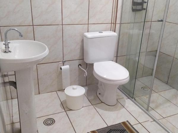 Hospedaria Dom Pedro - 500m do metrô : photo 10 de la chambre suite avec balcon