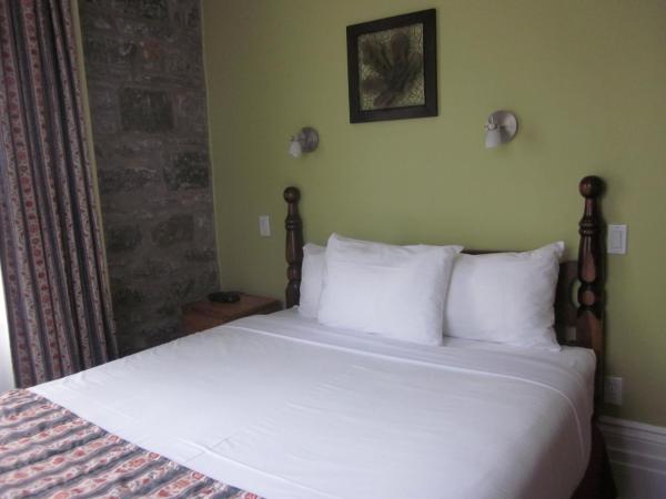 Hôtel Manoir de l'Esplanade : photo 10 de la chambre chambre deluxe avec 2 lits queen-size