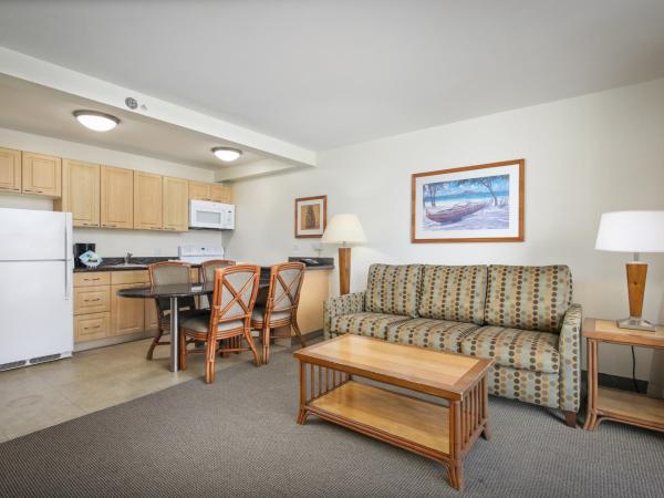 Aston Waikiki Sunset : photo 9 de la chambre suite 1 chambre avec vue partielle sur l'océan