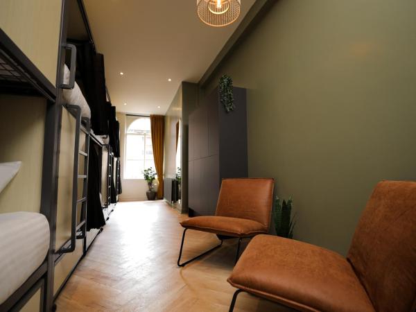 Revolver : photo 2 de la chambre dortoir complet pour 8 personnes