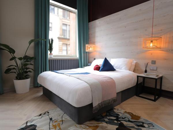 Revolver : photo 1 de la chambre double & single bed - shared facilities