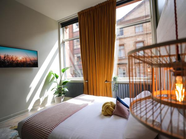 Revolver : photo 2 de la chambre king size bed - shared facilities