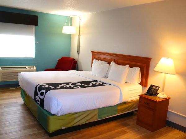 La Quinta Inn by Wyndham Columbus Airport Area : photo 9 de la chambre chambre lit king-size deluxe