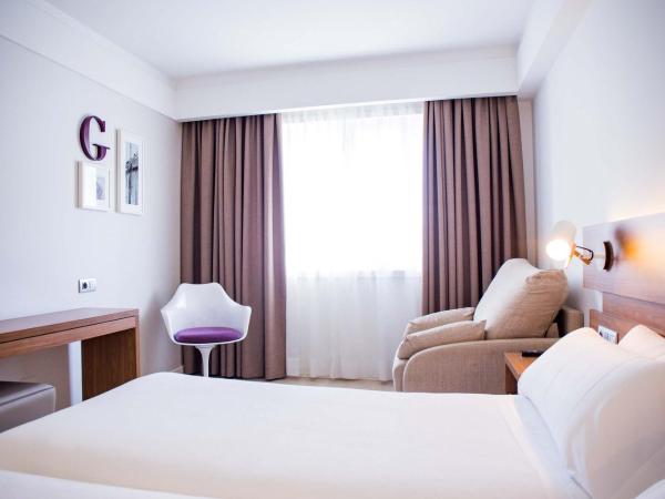 Hotel Gelmírez : photo 2 de la chambre chambre double avec lit d'appoint