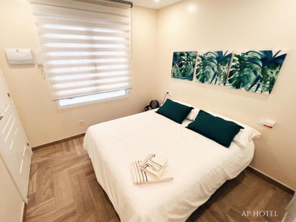 AP HOTEL NAVAS : photo 1 de la chambre appartement - rez-de-chaussée