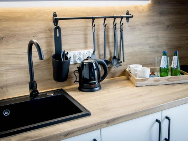 Apartamenty Silver Place : photo 7 de la chambre chambre double avec salle de bains privative