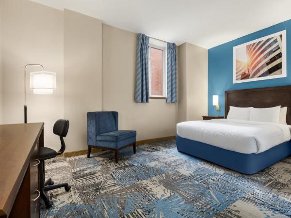 Days Inn by Wyndham Philadelphia Convention Center : photo 2 de la chambre chambre lit queen-size accessible aux personnes à mobilité réduite – non-fumeurs