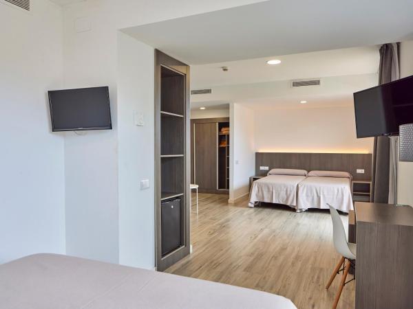 Don Juan Resort Affiliated by FERGUS : photo 1 de la chambre suite avec balcon