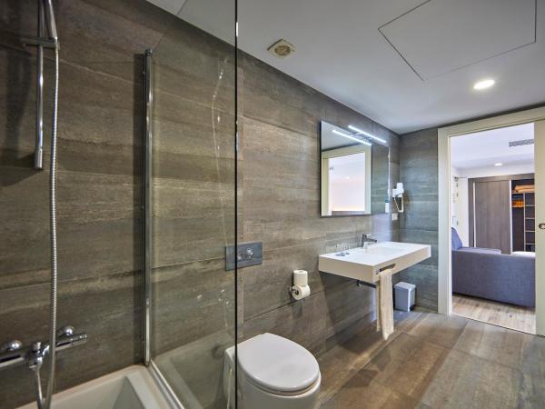 Don Juan Resort Affiliated by FERGUS : photo 3 de la chambre suite avec balcon