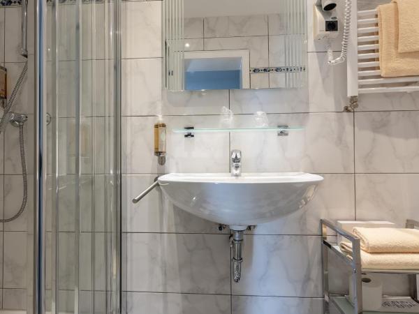 Hotel Kurfürstenhof : photo 9 de la chambre chambre double