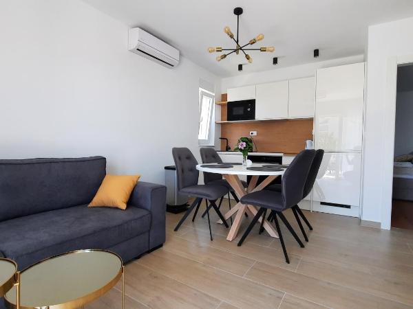 Apartments & Room Marina View : photo 2 de la chambre appartement avec balcon