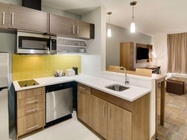 MainStay Suites Dallas Northwest - Irving : photo 2 de la chambre chambre lit king-size