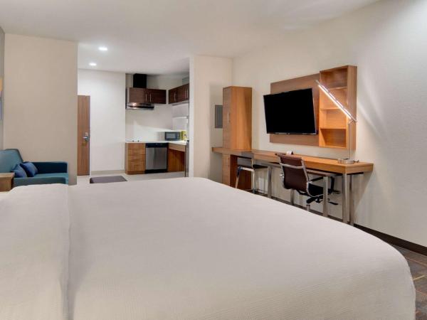 MainStay Suites Dallas Northwest - Irving : photo 10 de la chambre chambre lit king-size - accessible aux personnes à mobilité réduite