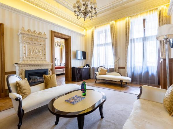 Grandhotel Pupp : photo 1 de la chambre suite dépendance pupp quisisana avec accès au centre de bien-Être