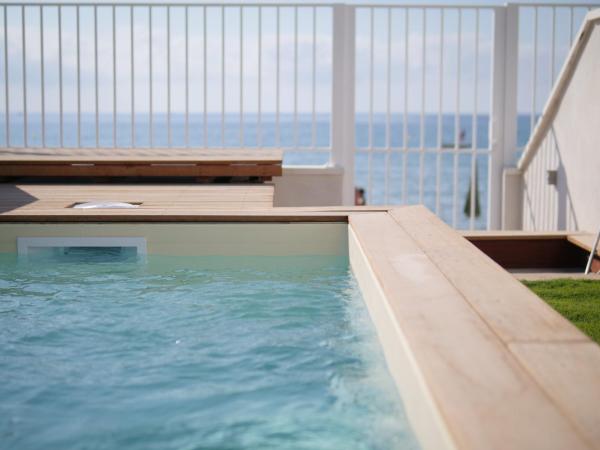 Belle Vue Hôtel : photo 9 de la chambre family room with private pool - sea view