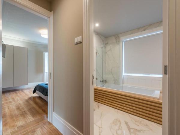 Serenata Boutique Rooms : photo 6 de la chambre suite deluxe avec baignoire spa