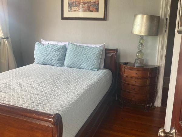 Balcony Guest House : photo 5 de la chambre chambre lit queen-size avec balcon