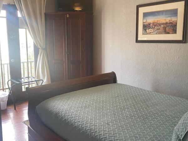 Balcony Guest House : photo 2 de la chambre chambre lit queen-size avec balcon