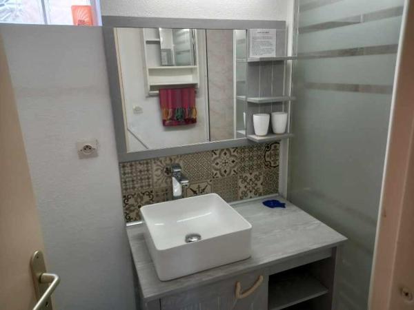 HOLIDAYLAND BAIE DES OLIVIERS VILLA 36m2 1chambre fermée 6 couchages ou VILLA 41M2 2chambres fermées 7 couchages : photo 4 de la chambre villa 1 chambre