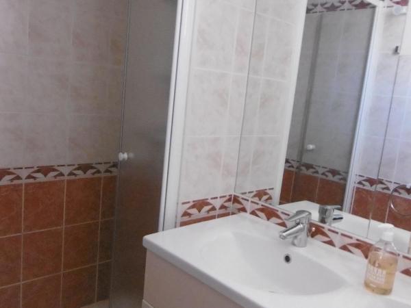 HOLIDAYLAND BAIE DES OLIVIERS VILLA 36m2 1chambre fermée 6 couchages ou VILLA 41M2 2chambres fermées 7 couchages : photo 5 de la chambre villa 1 chambre