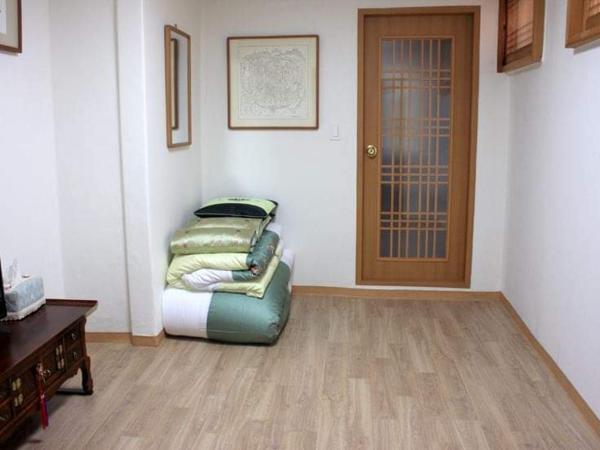 Yeon Dang Guesthouse : photo 1 de la chambre chambre double avec salle de bains privative