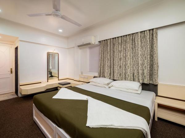 Hotel Balwas International : photo 5 de la chambre chambre lit king-size supérieure