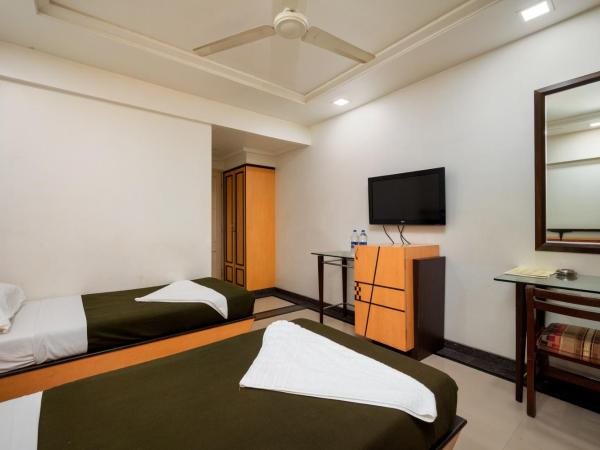 Hotel Balwas International : photo 2 de la chambre chambre lit king-size supérieure