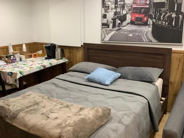 BIG Oasis Studio near Airport YYZ : photo 1 de la chambre studio