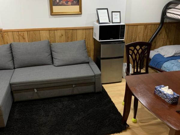 BIG Oasis Studio near Airport YYZ : photo 2 de la chambre studio