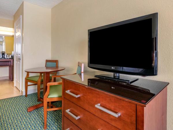 Holiday Inn Resort Orlando - Lake Buena Vista, an IHG Hotel : photo 2 de la chambre chambre lit queen-size - 2 lits queen-size - repas gratuits pour les enfants