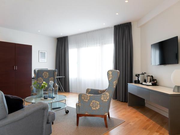 Elite Hotel Marina Plaza : photo 3 de la chambre suite