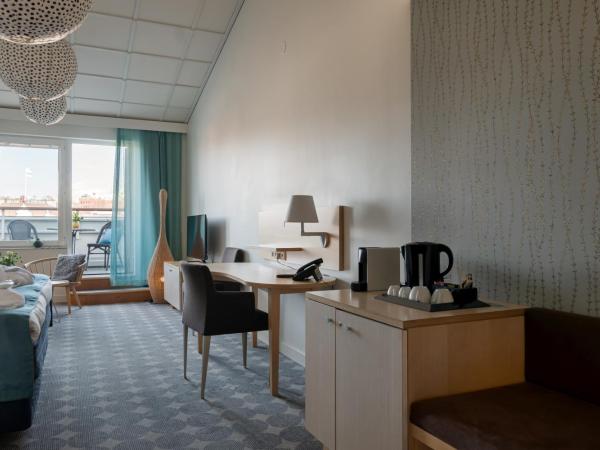 Elite Hotel Marina Plaza : photo 4 de la chambre suite junior - vue sur ville