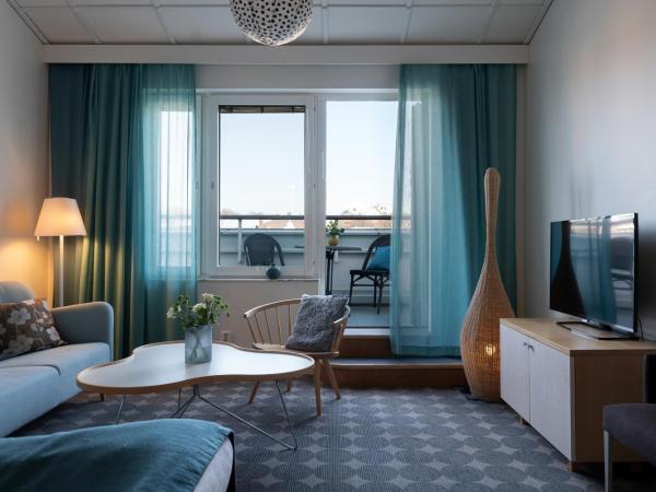 Elite Hotel Marina Plaza : photo 5 de la chambre suite junior - vue sur ville