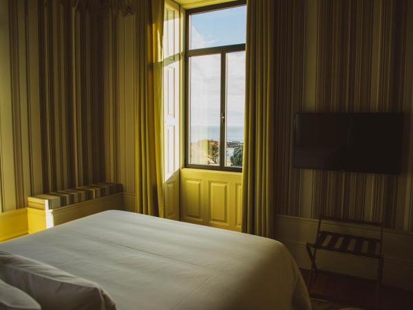Vila Foz Hotel & SPA - member of Design Hotels : photo 5 de la chambre suite lit king-size avec balcon