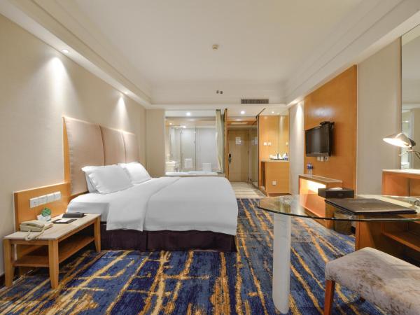 Bayshore Hotel Dalian : photo 2 de la chambre chambre lits jumeaux - vue sur ville