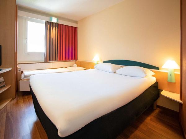 ibis Fribourg : photo 3 de la chambre chambre double avec canapé-lit