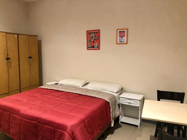 Granados Hostel : photo 3 de la chambre chambre double avec salle de bains privative
