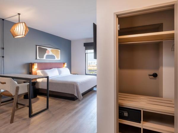 Atwell Suites - DENVER AIRPORT TOWER ROAD, an IHG Hotel : photo 4 de la chambre suite studio lit king-size