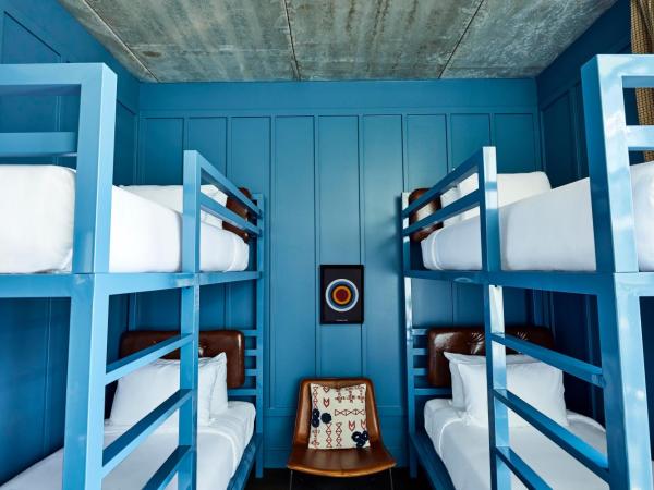 Waymore's Guest House and Casual Club : photo 8 de la chambre two twin bunk beds room