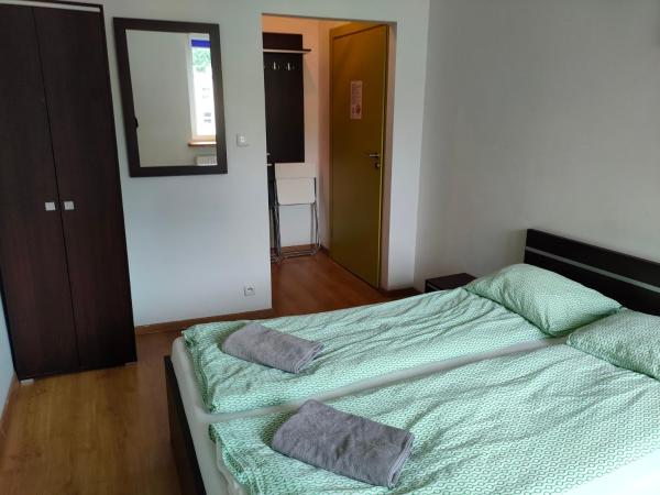 Lux Hostel - z prywatnymi łazienkami : photo 4 de la chambre chambre double avec salle de bains privative