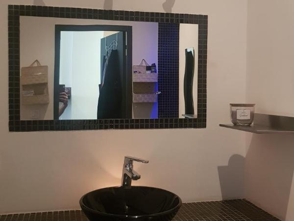 Les Pieds Dans l'Eau : photo 2 de la chambre chambre double avec patio